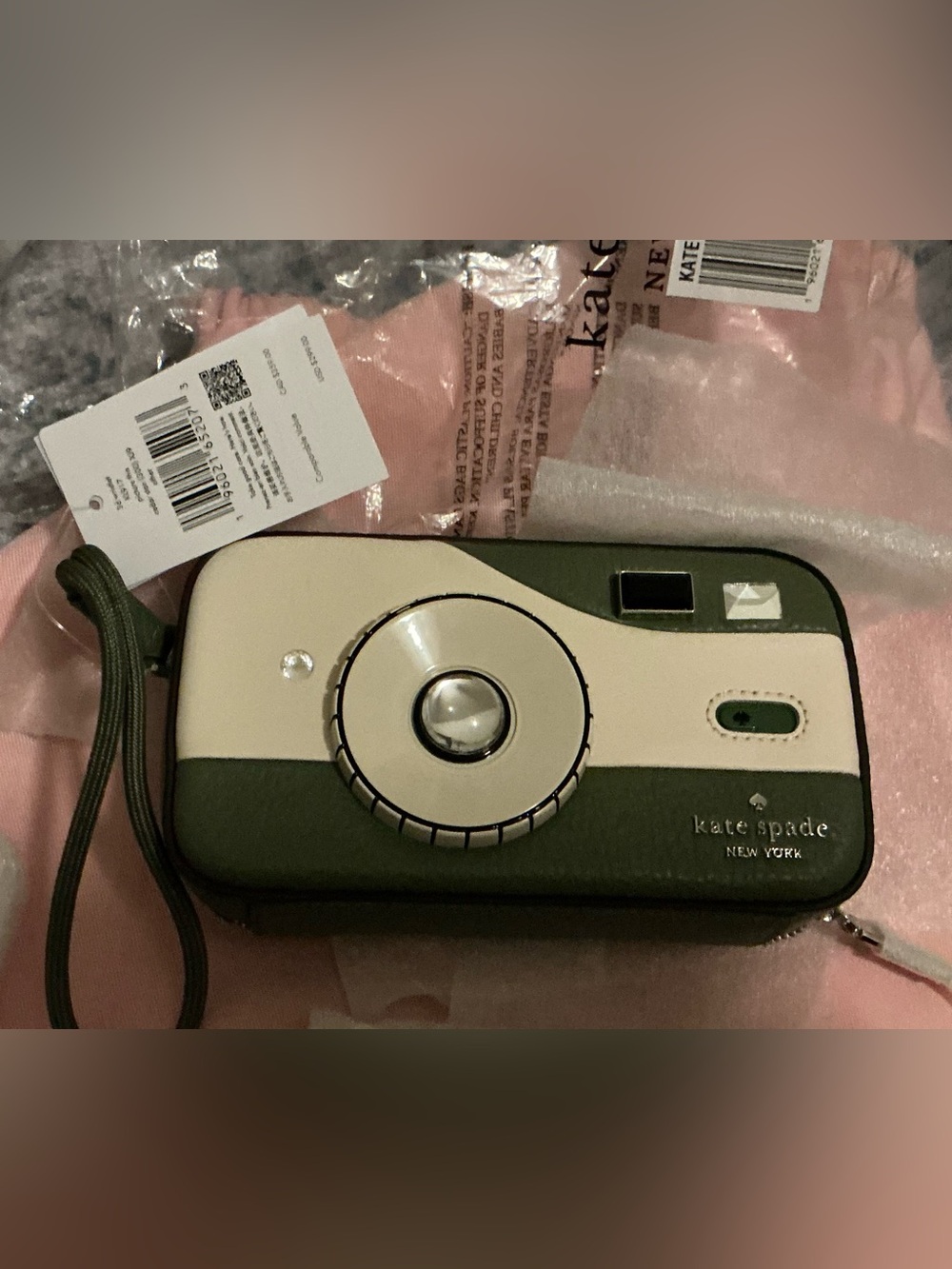 NWT KATE SPADE 3D camera wristlet PICTURE THIS